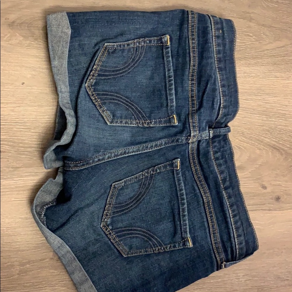 Shorts - Picture 2 of 3